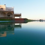 villa de luxe vue sur piscine et mer