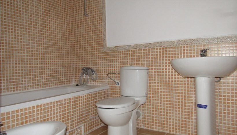 salle de bain de l'appartement a vendre alcudia smir